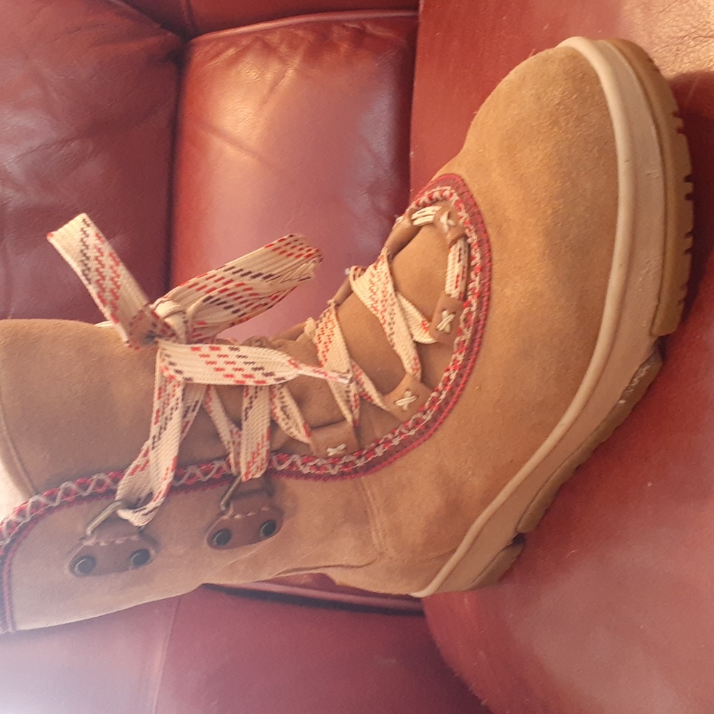 Ugg boots Classic Weather Hiker High size 9- 8.5